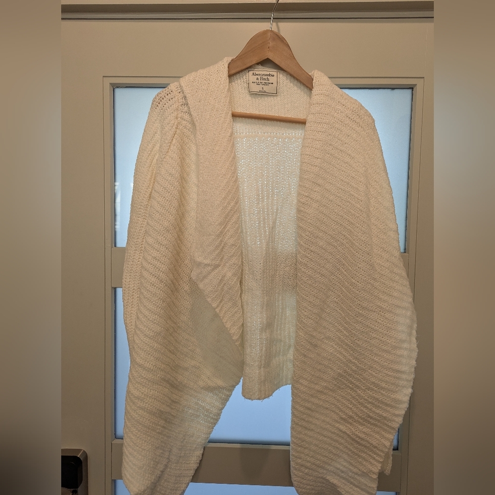 Abercrombie & Fitch Women's White Sweater